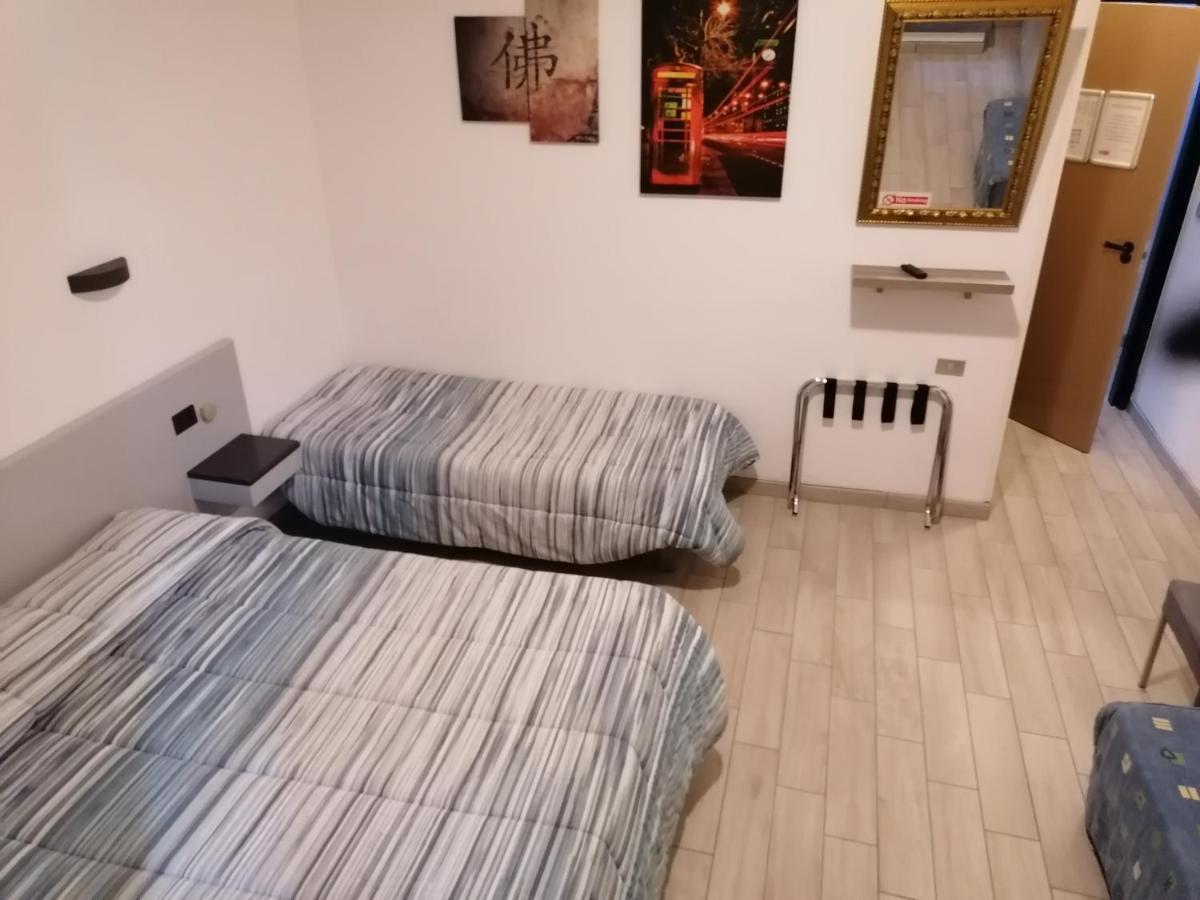 Hotel Centrale Кашія Екстер'єр фото